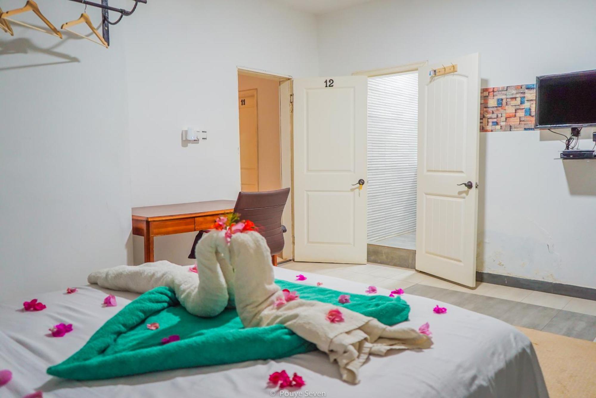 Mgm Apartments Gambia Kololi Exteriör bild
